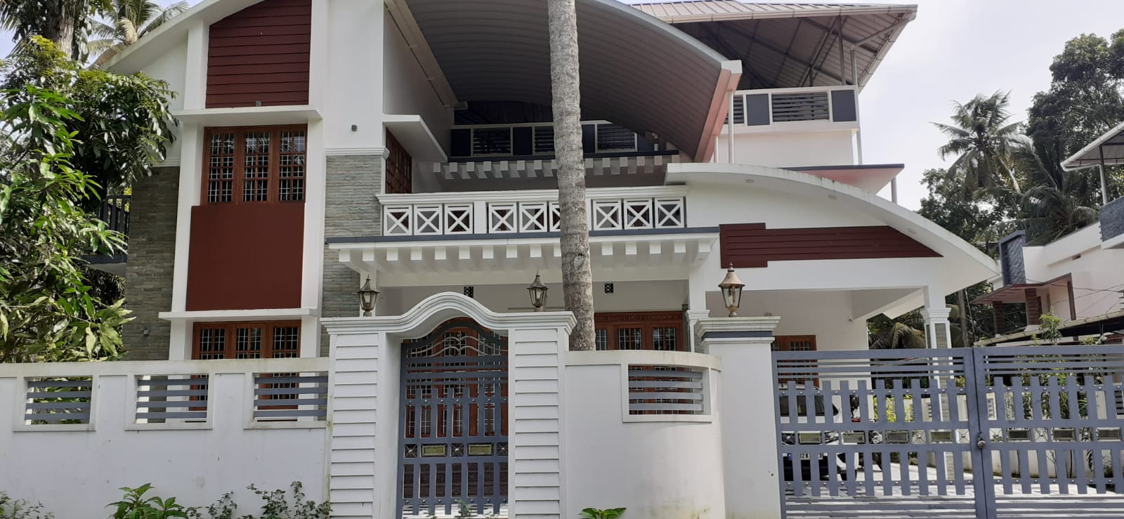 4BHK Semifurnished house1670sqft in Manjummel, Edapally