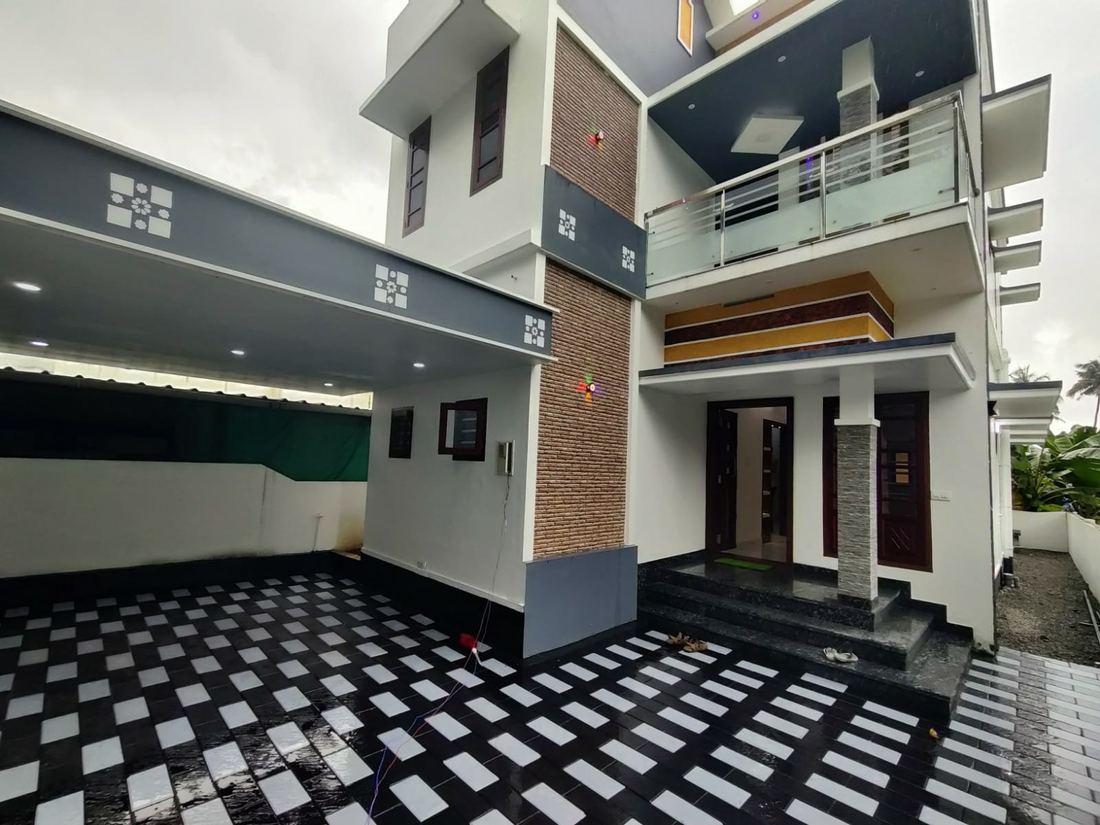 5cent of Residential Land with 800sqft house in Kakkanad