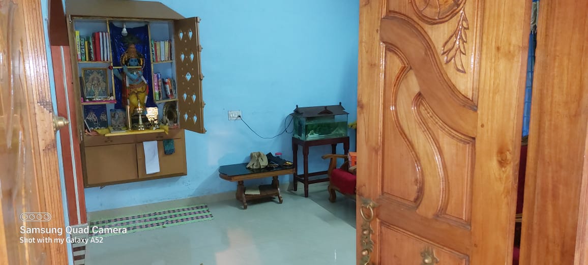 4BHK Semifurnished house 2400 sqft