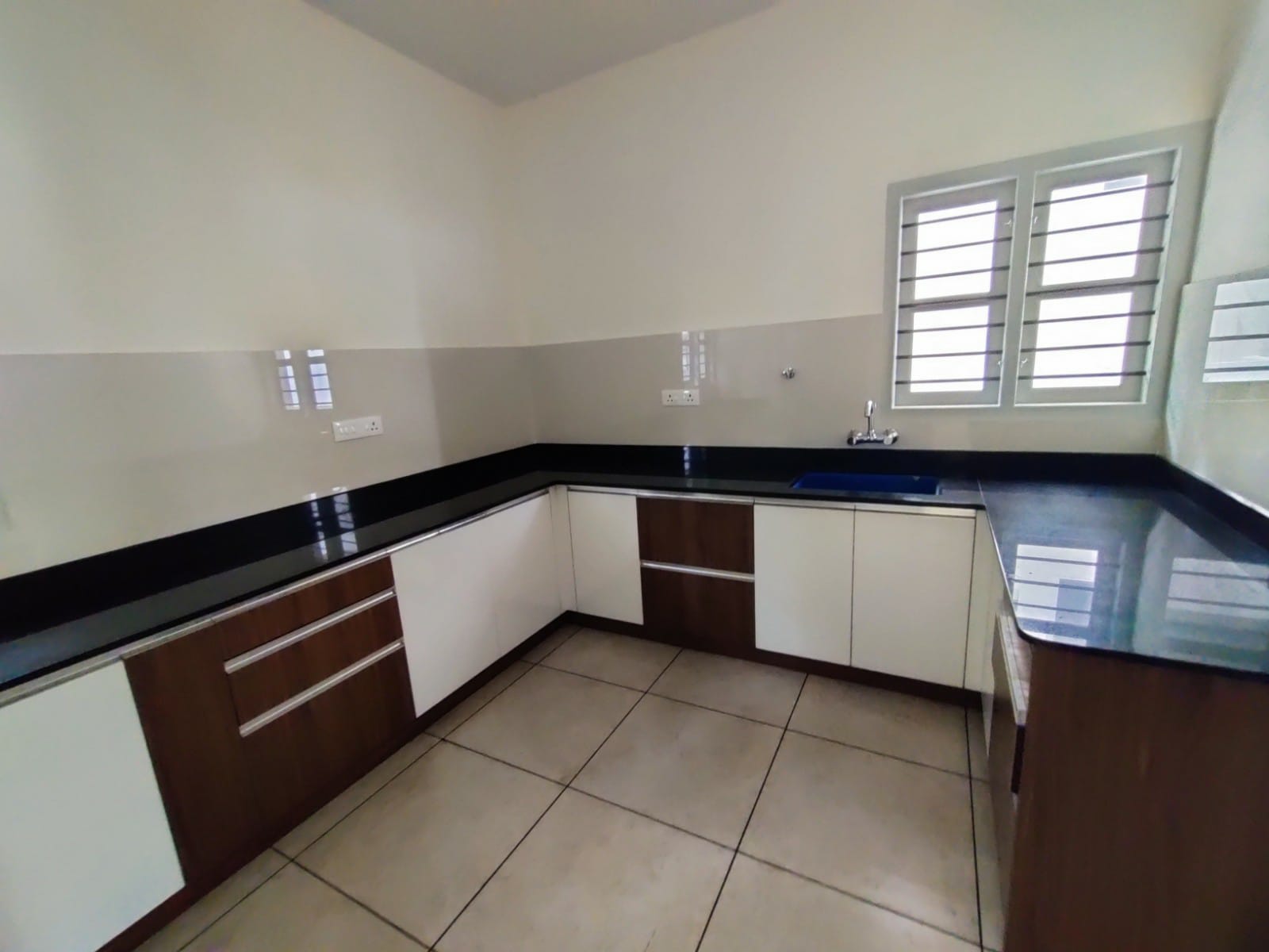 3BHK Semifurnished House 1150sqft in Edappily
