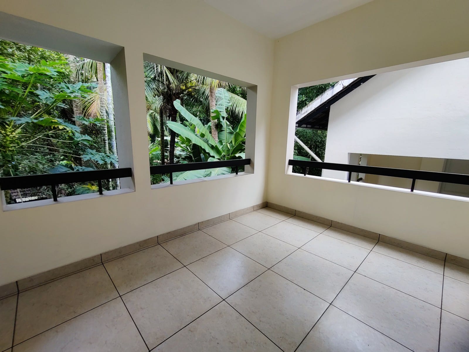 3BHK Semifurnished House 1150sqft in Edappily