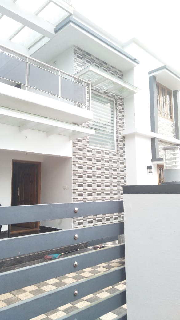 4BHK Semifurnished House1850sqft in Kakkanad