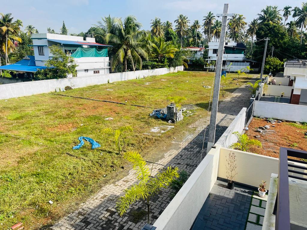 3BHK Semifurnished House1950sqft in Koonammav, Varapuzha