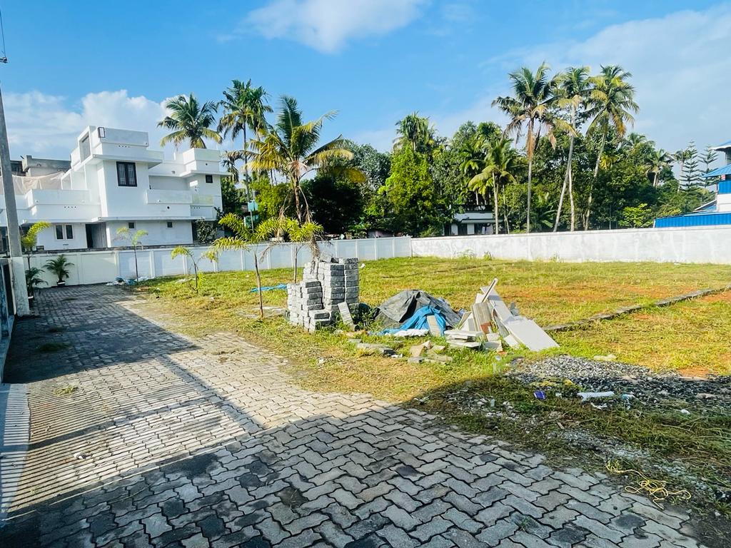 3BHK Semifurnished House1950sqft in Koonammav, Varapuzha