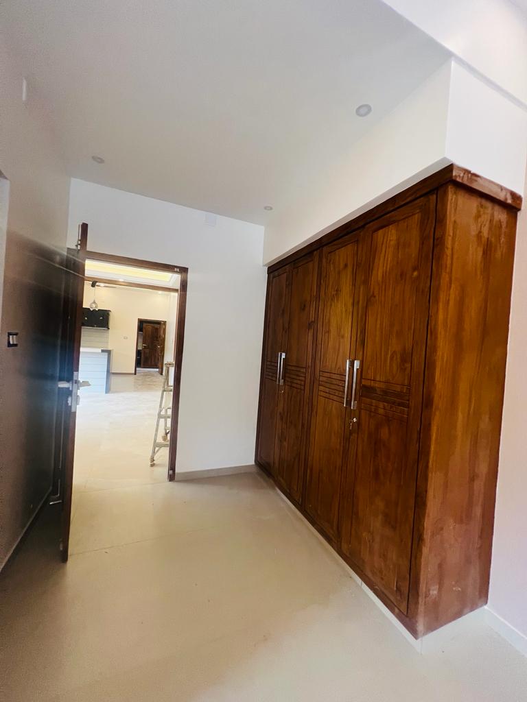 5BHK Luxury House with 15cent 5000sqt