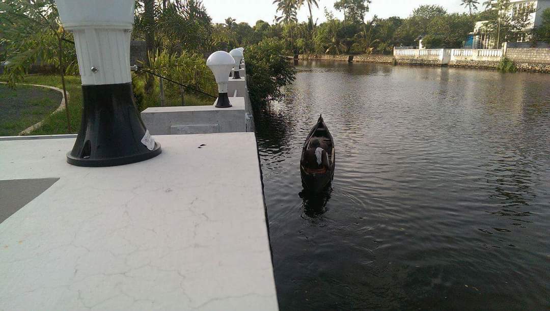 5BHK Semifurnished House i n Aluva, 2500sqft - for sale in Aluva, Kochi ( Ernakulam ), Kerala
