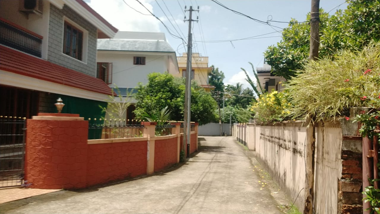5BHK Semifurnished house with 20cent Land3000 sqft,