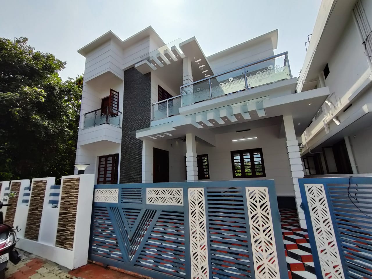 New Semi Furnished House for sale 2300 Sqft - for sale in Aluva, Kochi ( Ernakulam ), Kerala