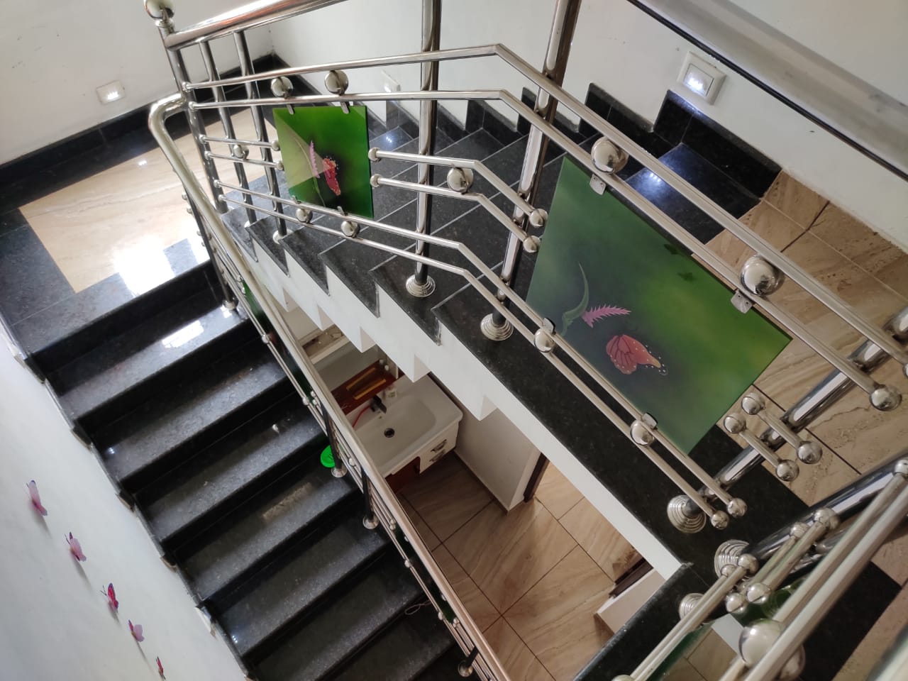 4BHK Semifurnished House1700sqft