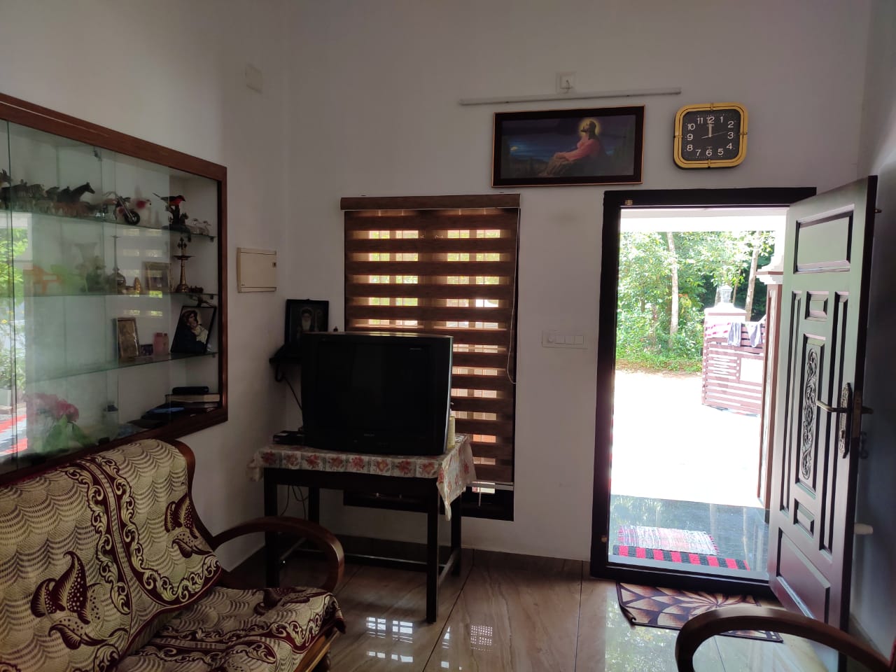 4BHK Semifurnished House1700sqft