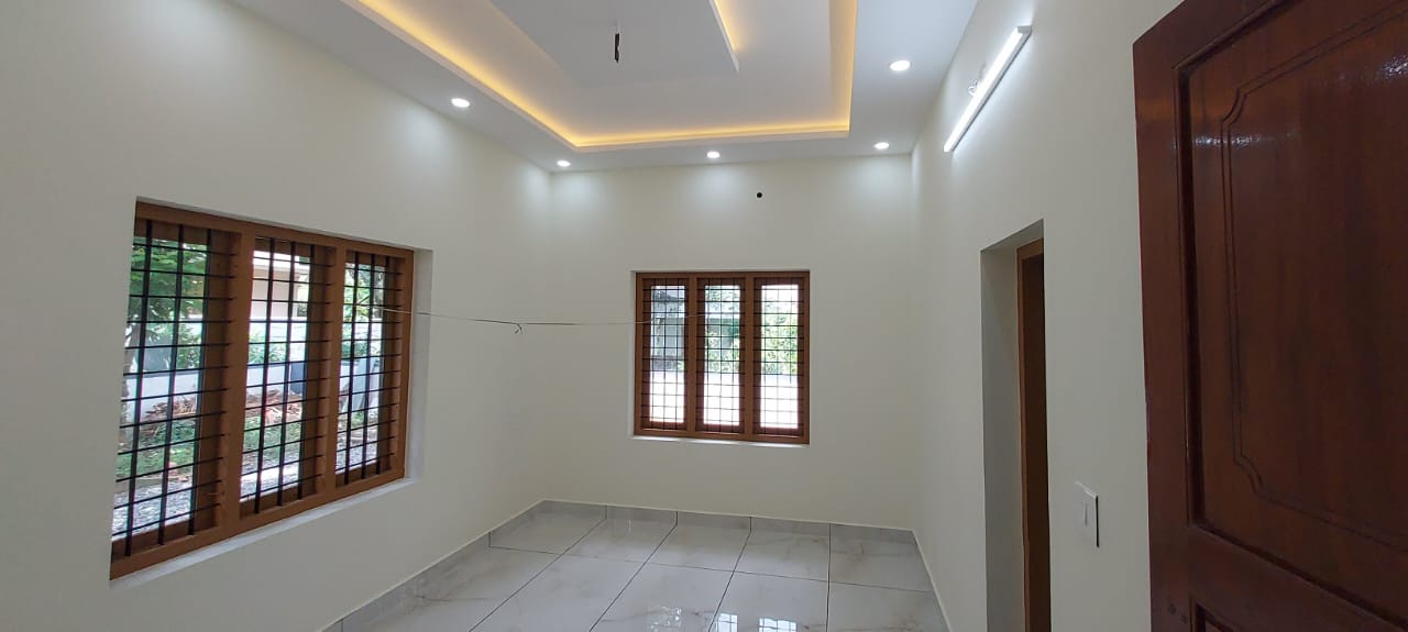 4BHK Semifurnished House with 11cent Land 2500 sqft