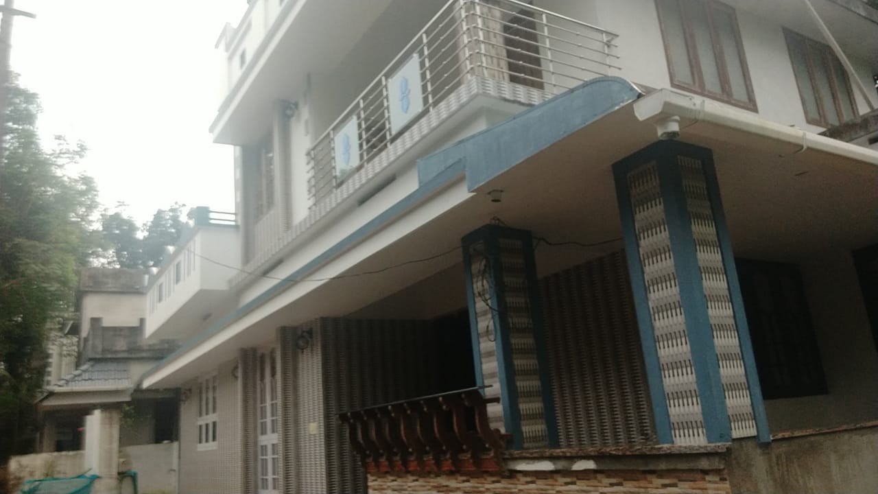 4BHK Semifurnished House 2050sqft in Maradu