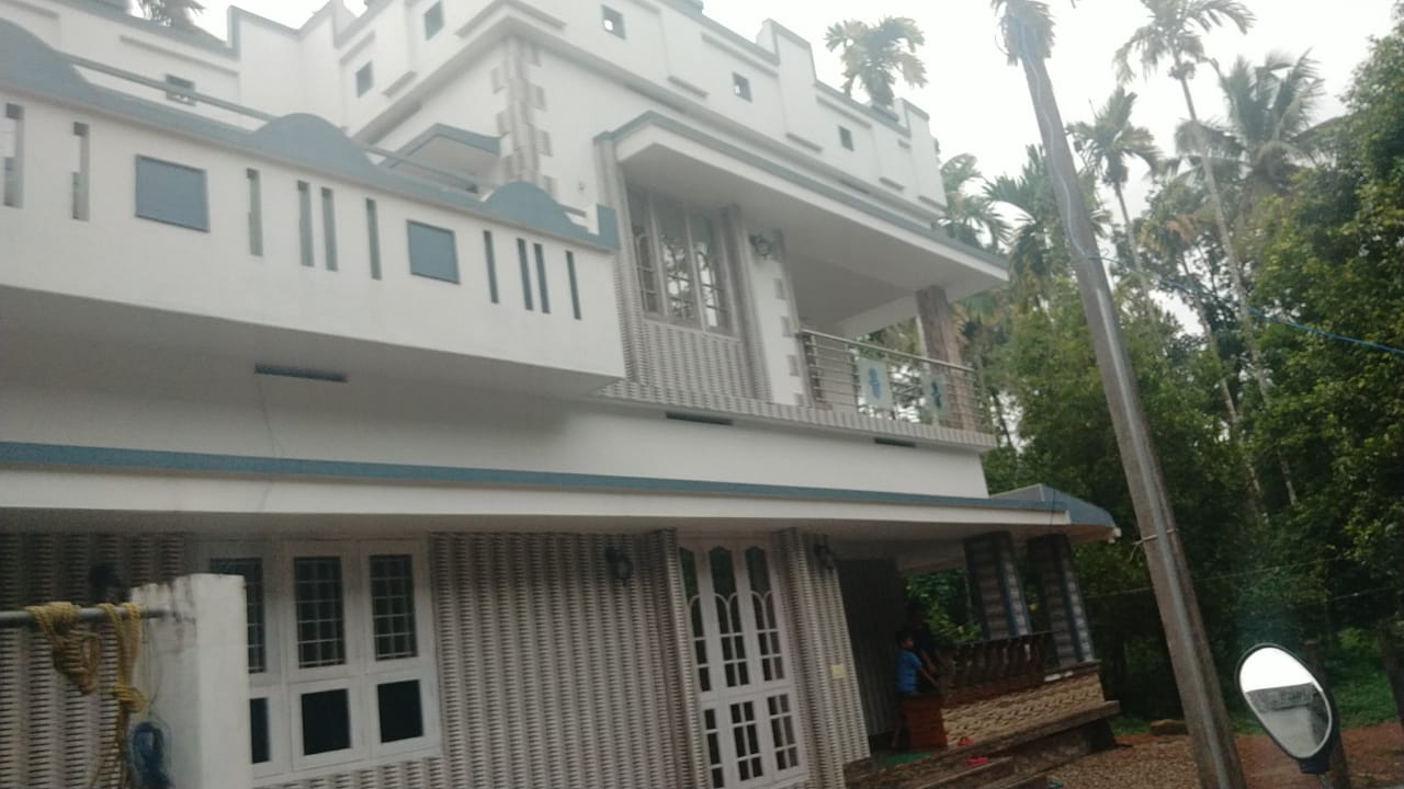 4BHK Semifurnished House 2050sqft in Maradu