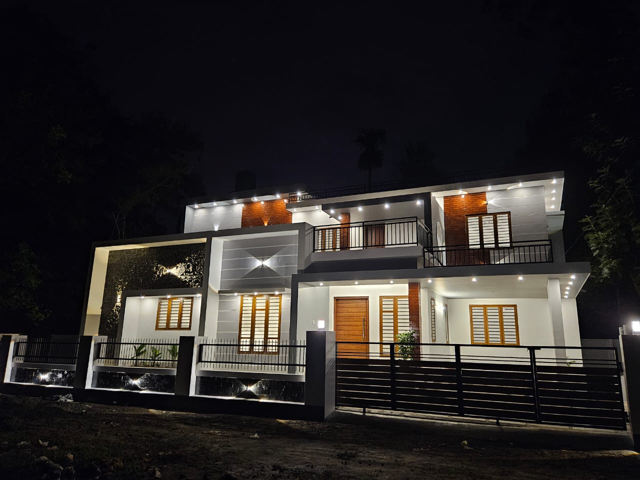 4BHKBrandnew House with 7cent land2200 sqft