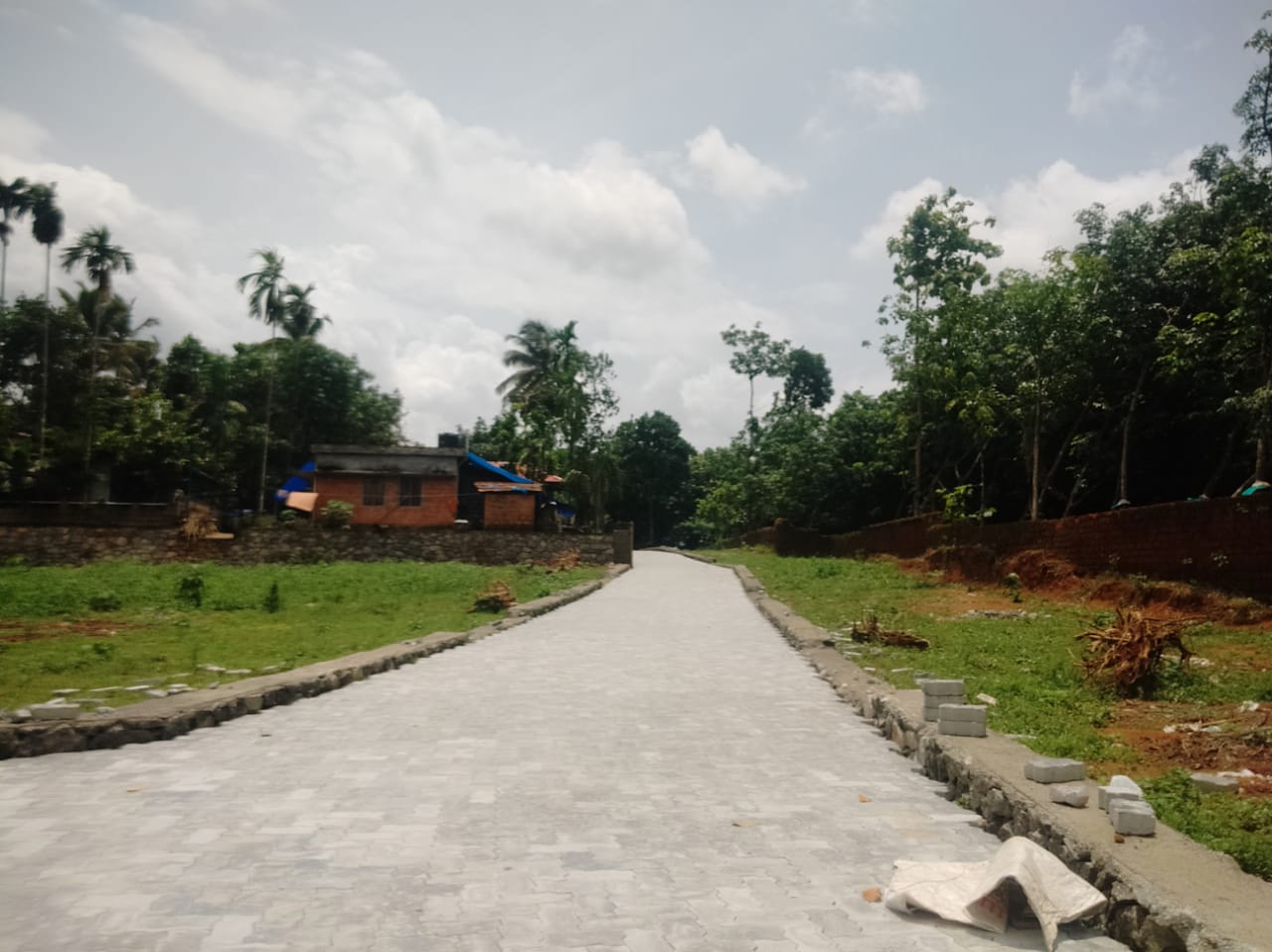 4BHK Semifurnished House1750sqft in Tripunithra