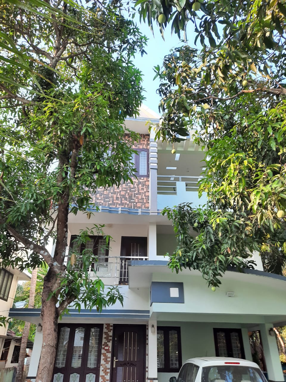 5BHK Furnished House with 8Cent Land 2300sqft