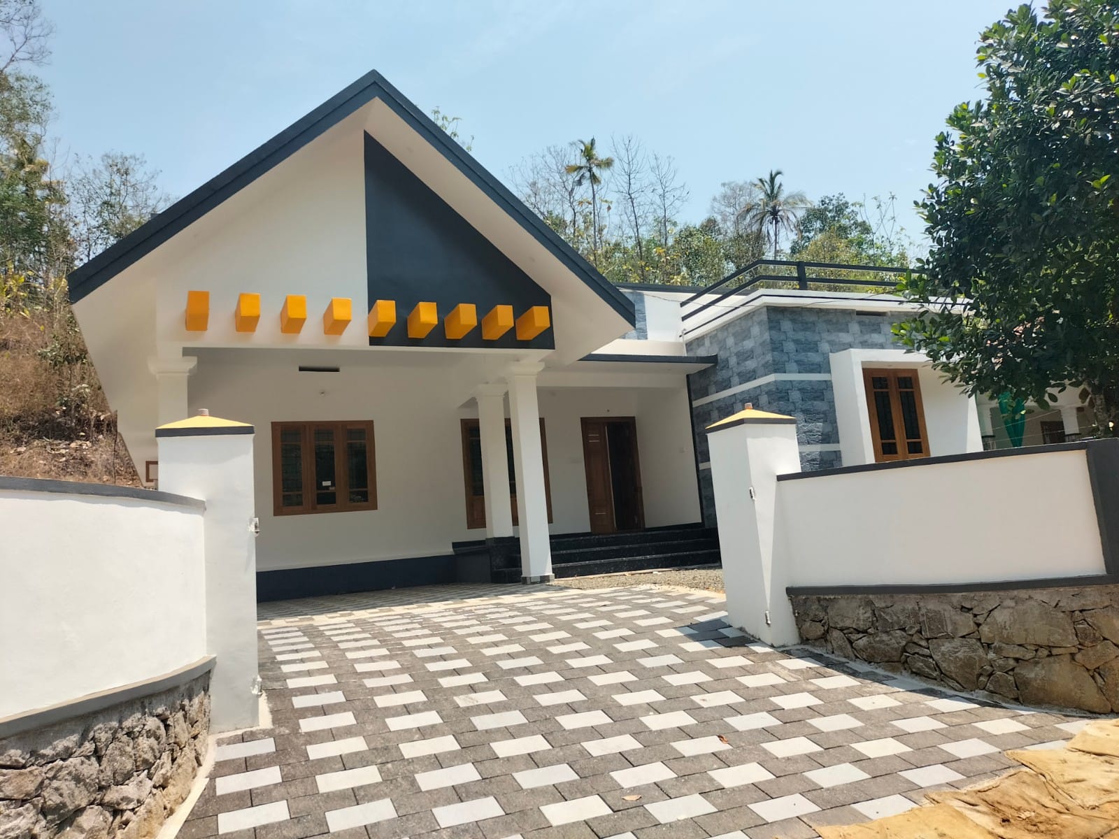 3BHK Semifurnished House with 10cent1400sqft - for sale in Bharananganamkottayam, Kottayam, Kerala