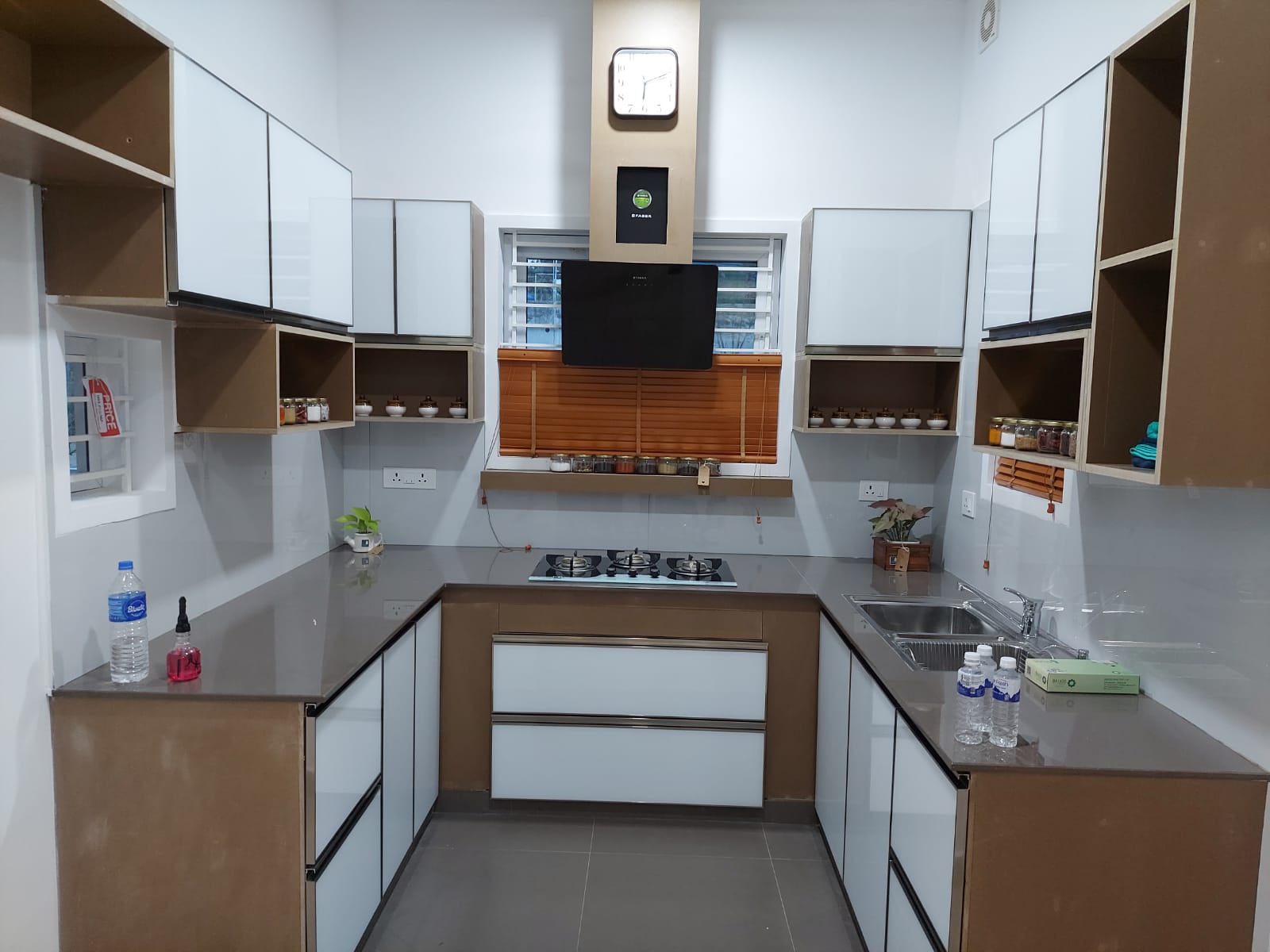 3BHK Semifurnished House with 5 Cent  1300sqft - for sale in Chalakkudy, Thrissur, Kerala