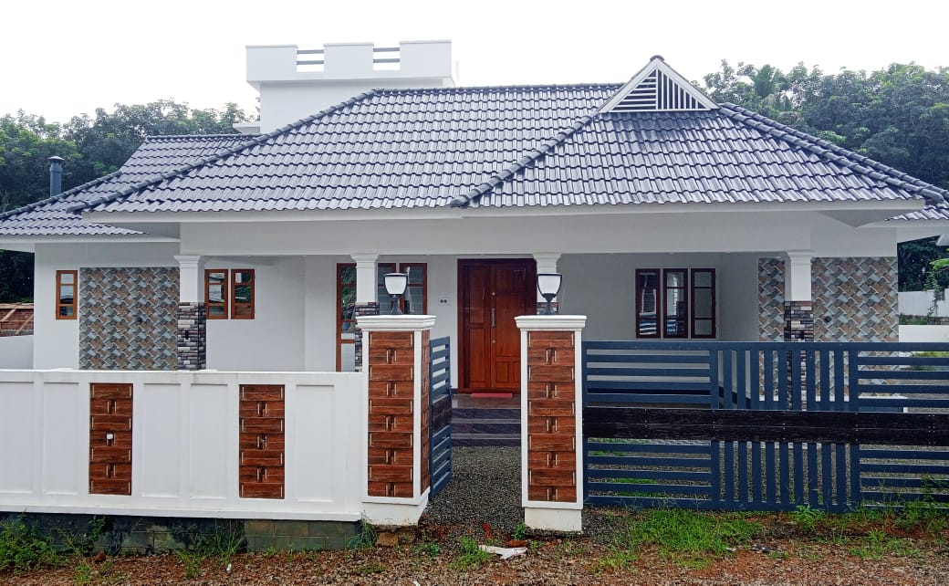 5BHK Semifurnished House with 5.100cent 2500sqft