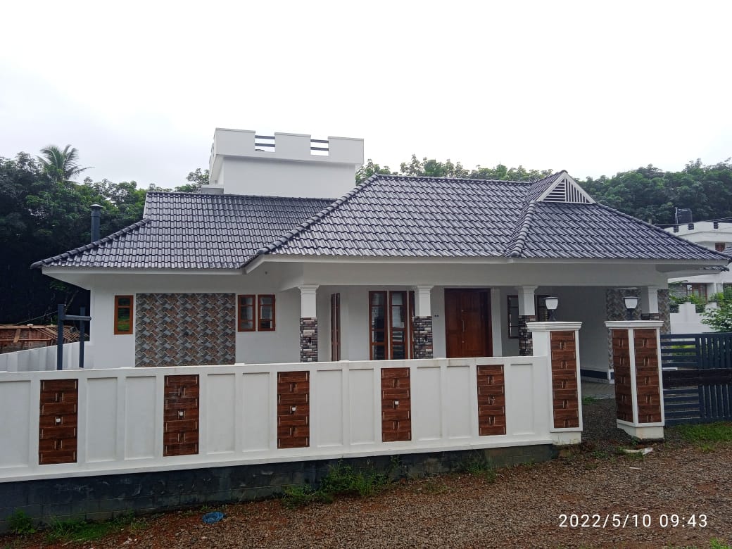 5BHK Semifurnished House with 5.100cent 2500sqft