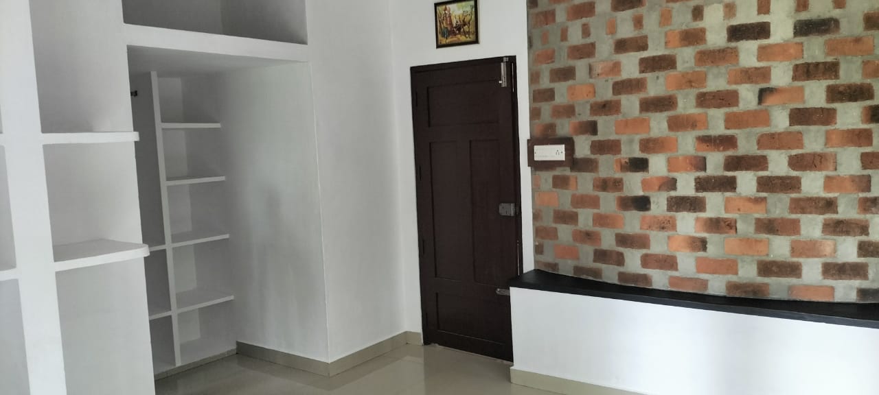 2000sqft Commercial Building in Vennala, Palarivattom