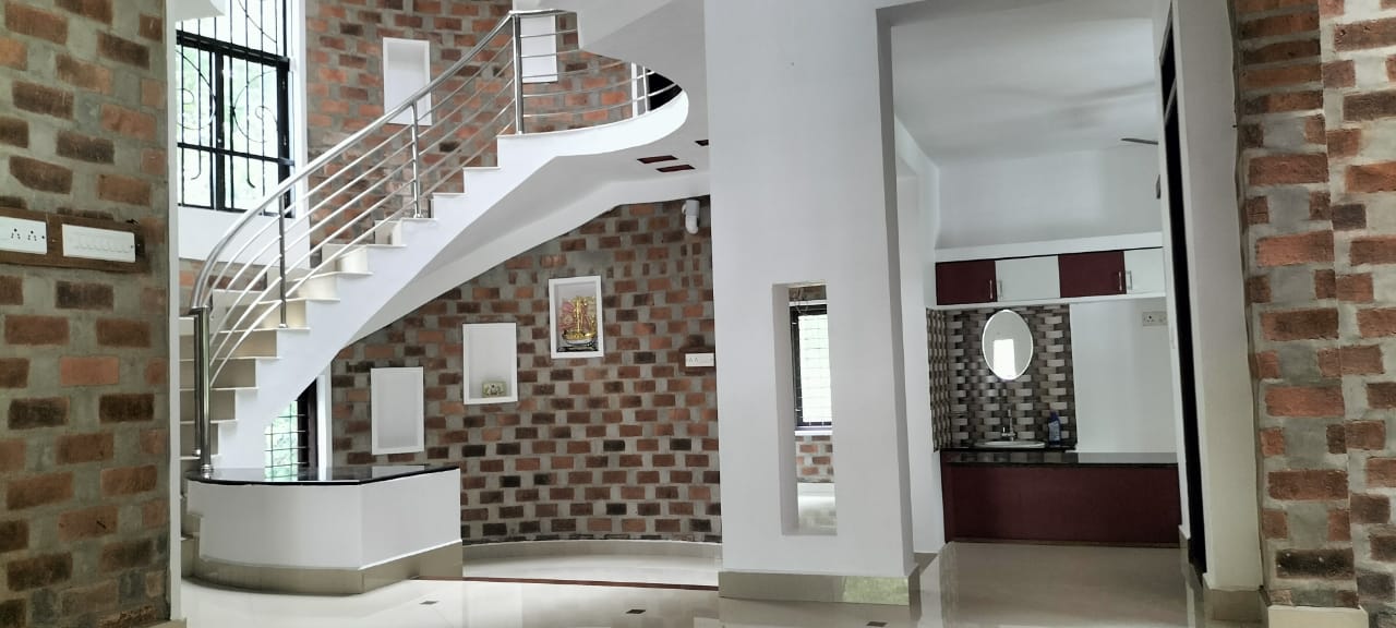 2000sqft Commercial Building in Vennala, Palarivattom