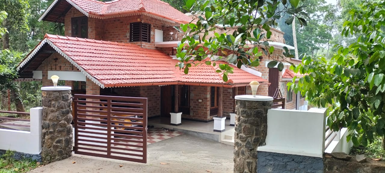 2000sqft Commercial Building in Vennala, Palarivattom