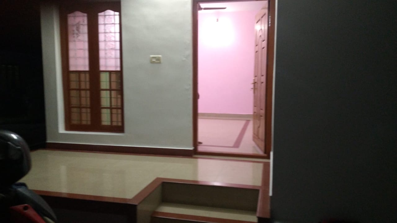 4BHK Semifurnished House1800sqft in Kizhakkambalam