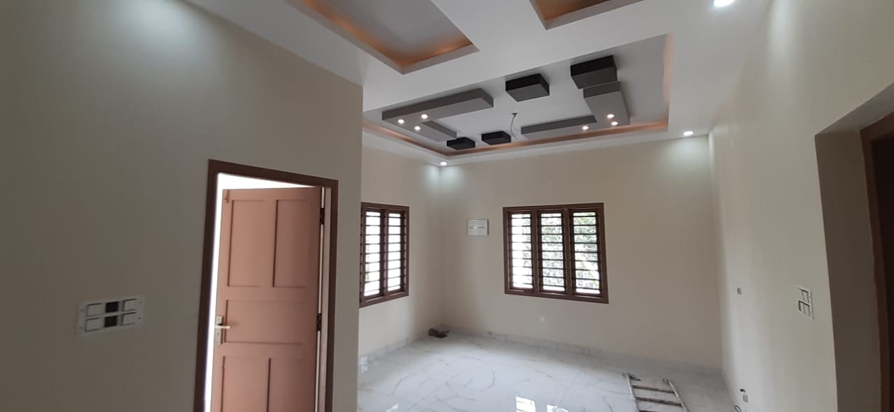 2800qft, 4BHK British Colonial type Posh House in 22cent near Ettumanoor, Kottayam