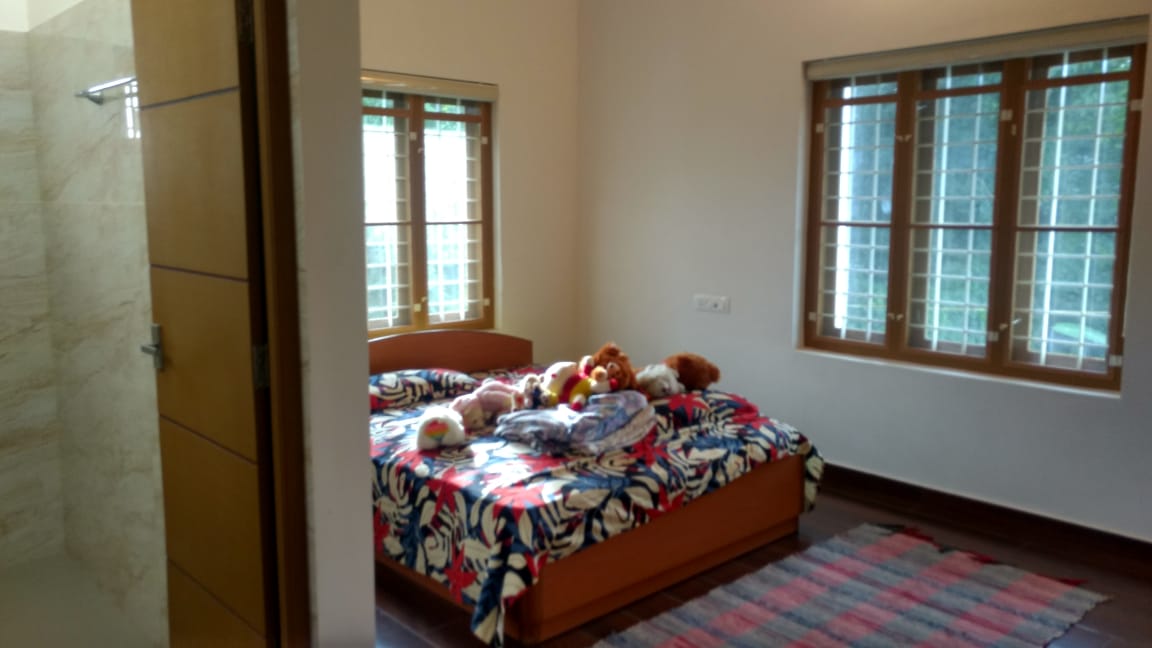 4 BHK Brandnew Villas/ Nettoor,  3300 sqft