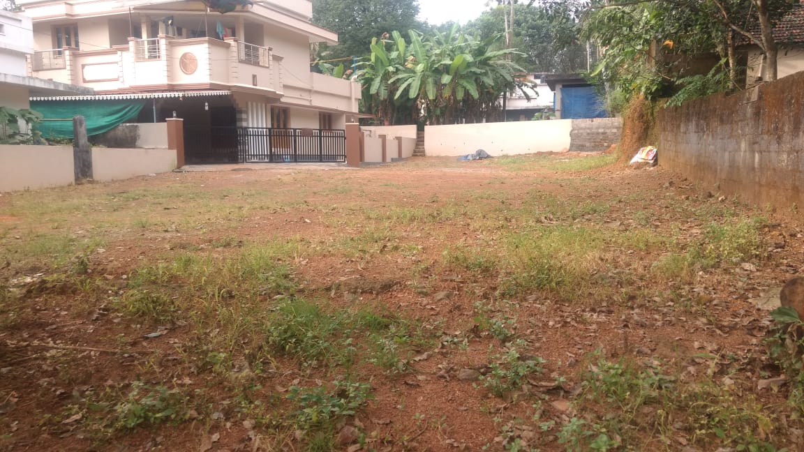 4BHK Semifurnished House with 6 Cent Land 1850sqft - for sale in Chottanikara, Kochi ( Ernakulam ), Kerala