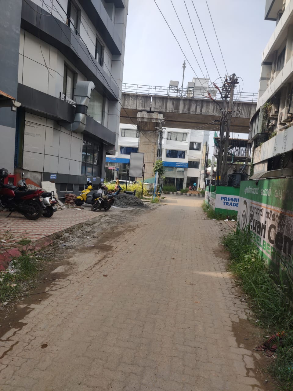 3750sqft Commercial Building with 3.850cents Land - for sale in Changampuzha Park, Kochi ( Ernakulam ), Kerala