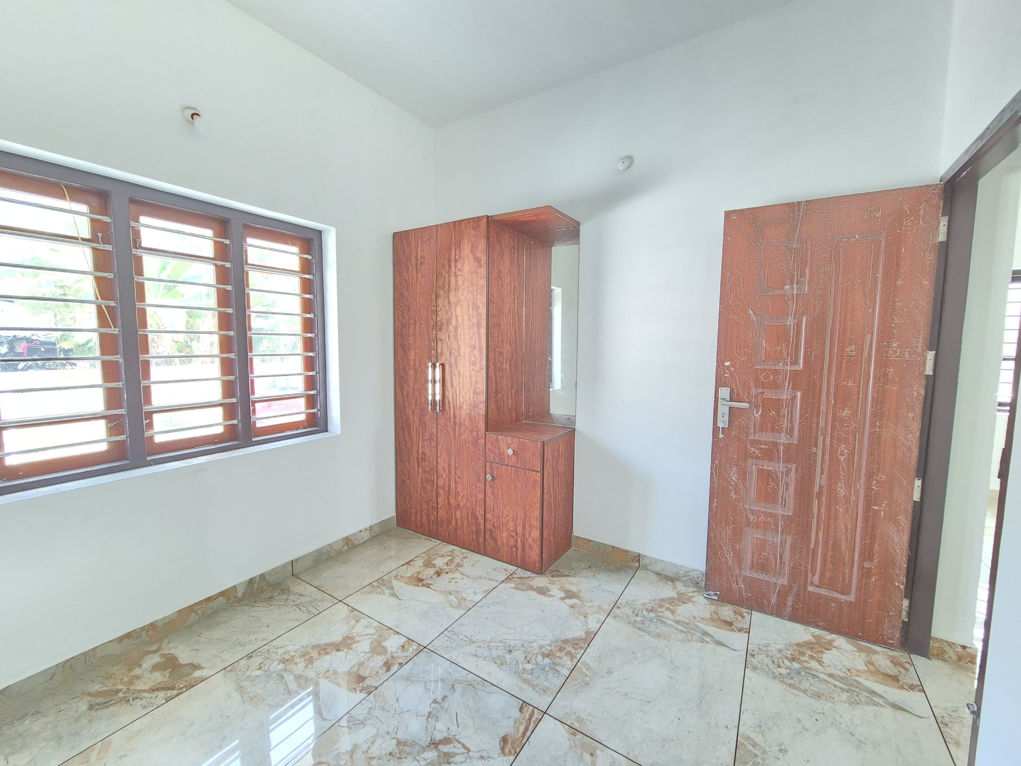 3BHK Semifurnished House 1250 sqft