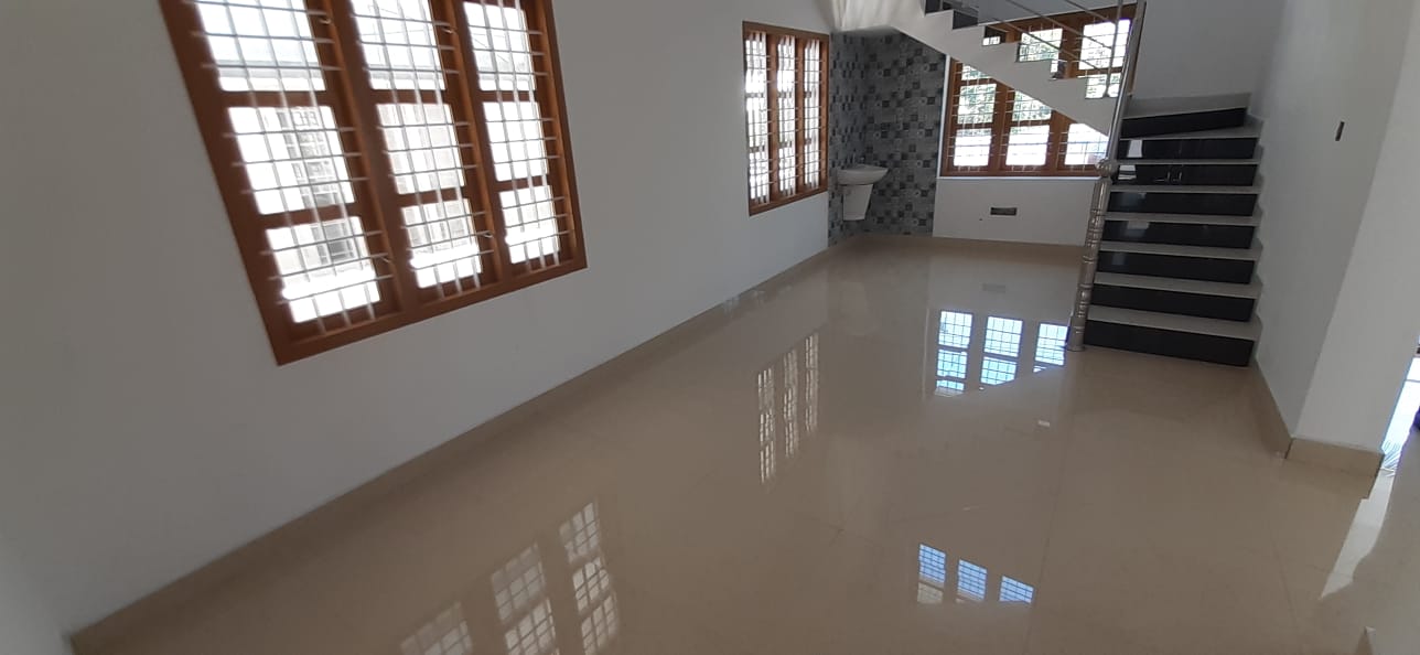 15cent of land Angamaly Karayamparambu