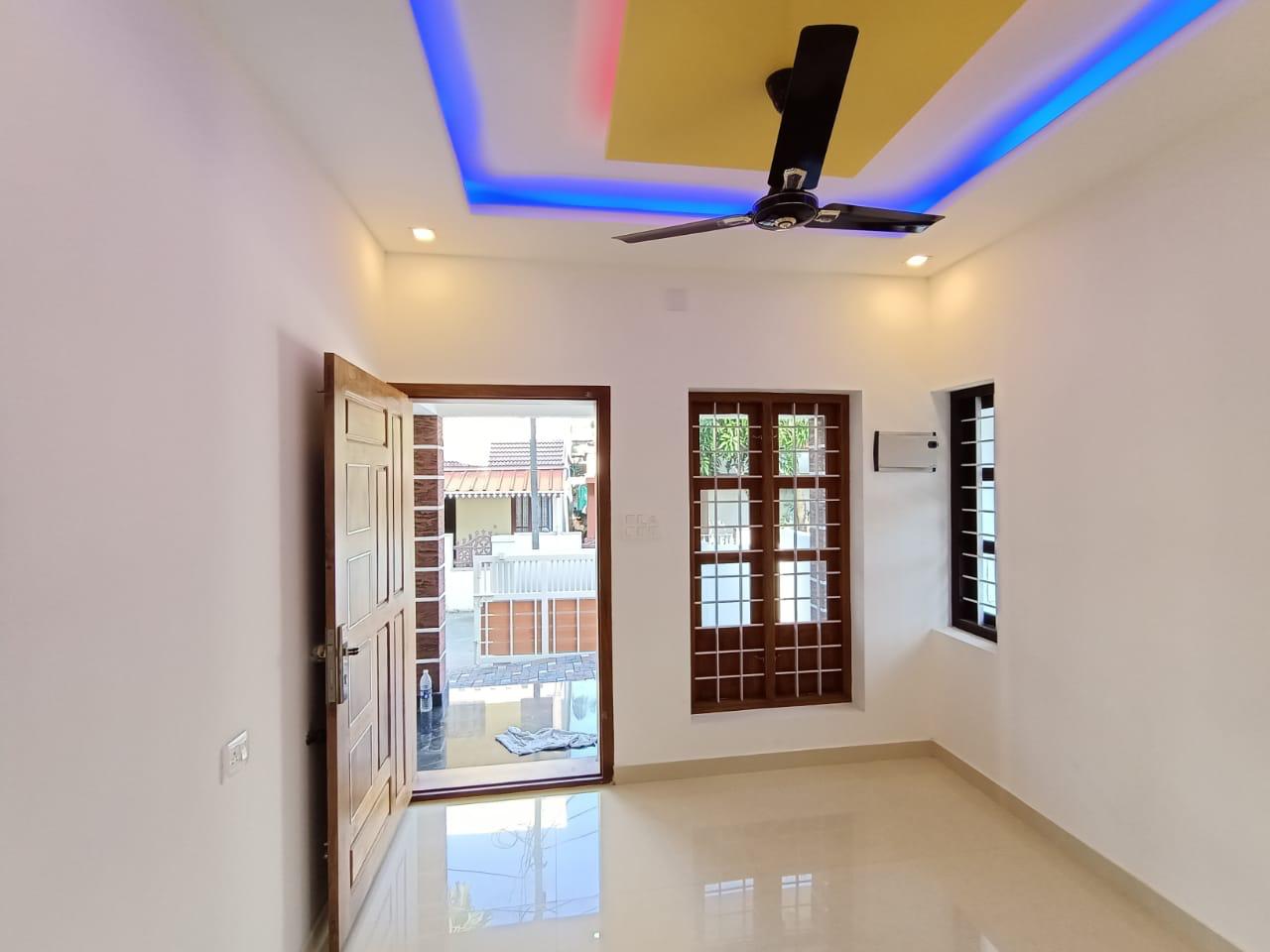 1450sqft 2BHK Unfurnished Flat in Palarivattom