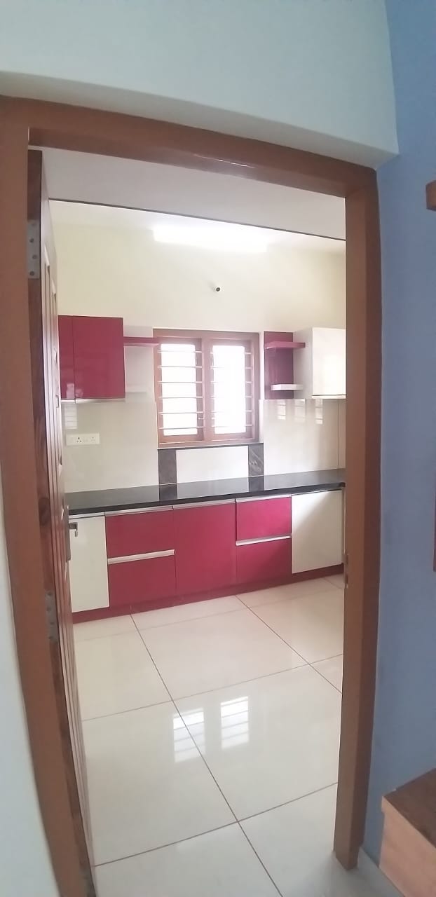 4BHK Fully Furnished Waterfront Villa3000sqft in Vyttila