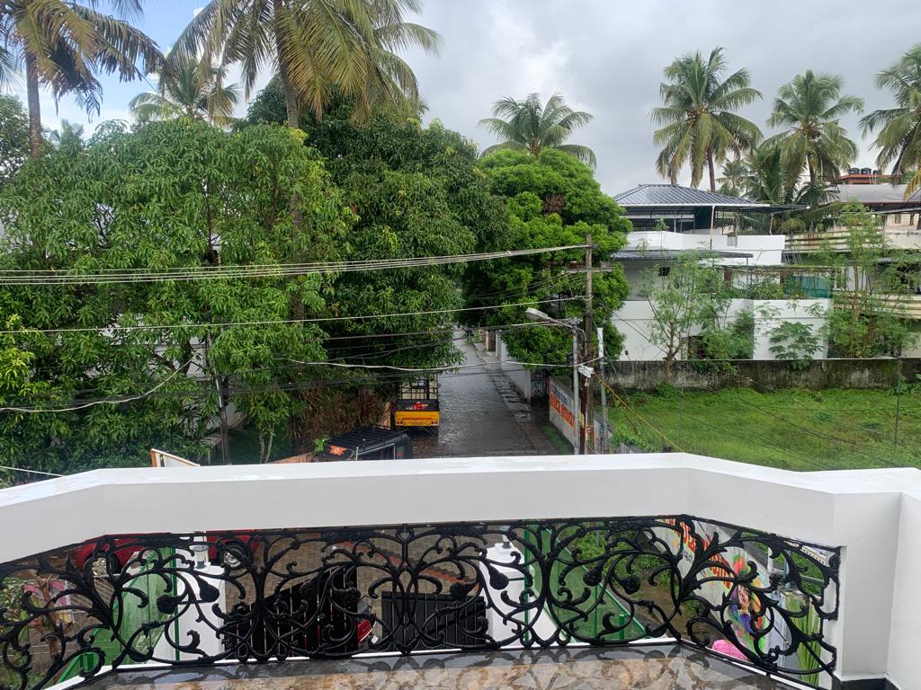 1650sqft, 3BHK Fully Furnished Flat in Kadavanthra