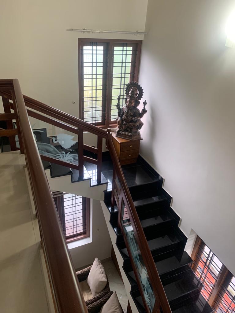 1650sqft, 3BHK Fully Furnished Flat in Kadavanthra