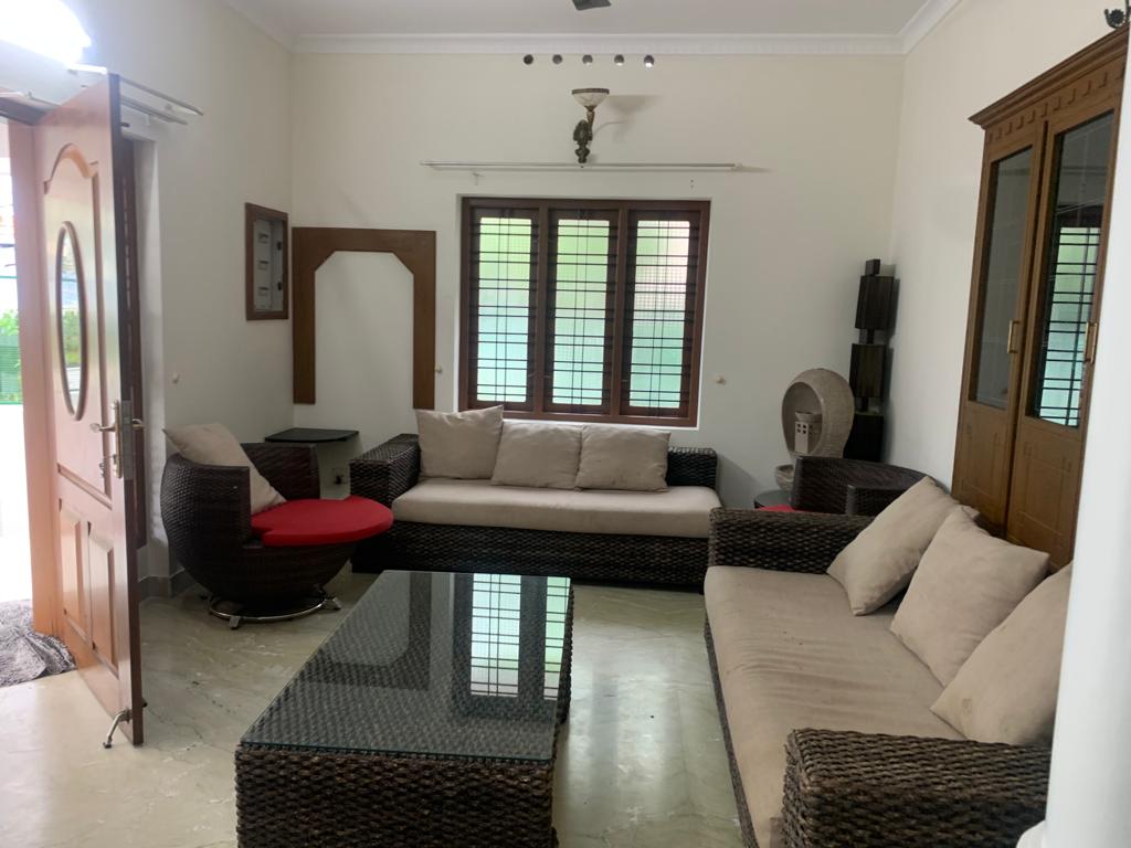 1650sqft, 3BHK Fully Furnished Flat in Kadavanthra