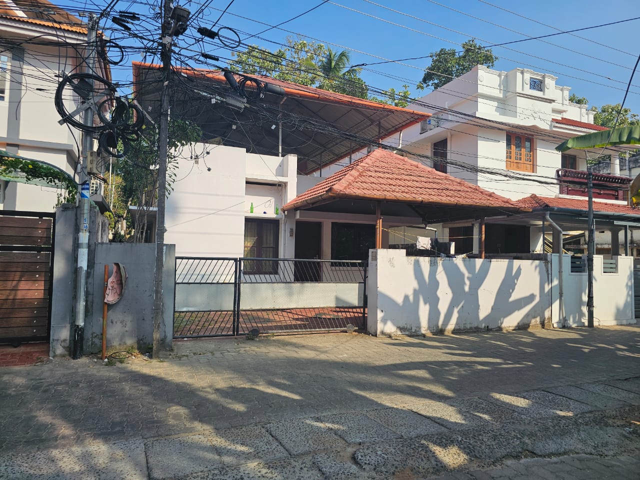 5Cents of Land with old house - for sale in Unichira, Kochi ( Ernakulam ), Kerala