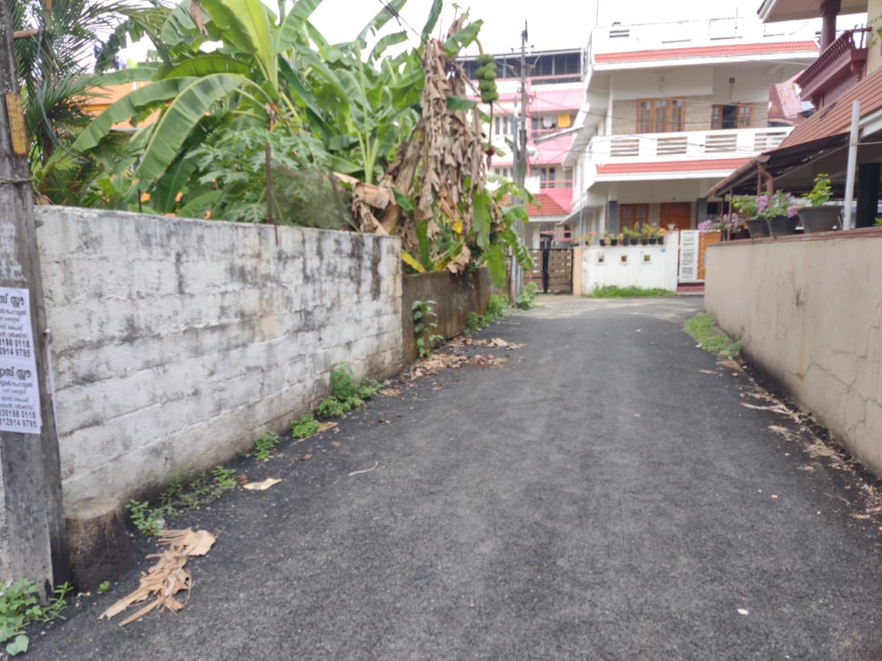 6.75Cents of Land with house