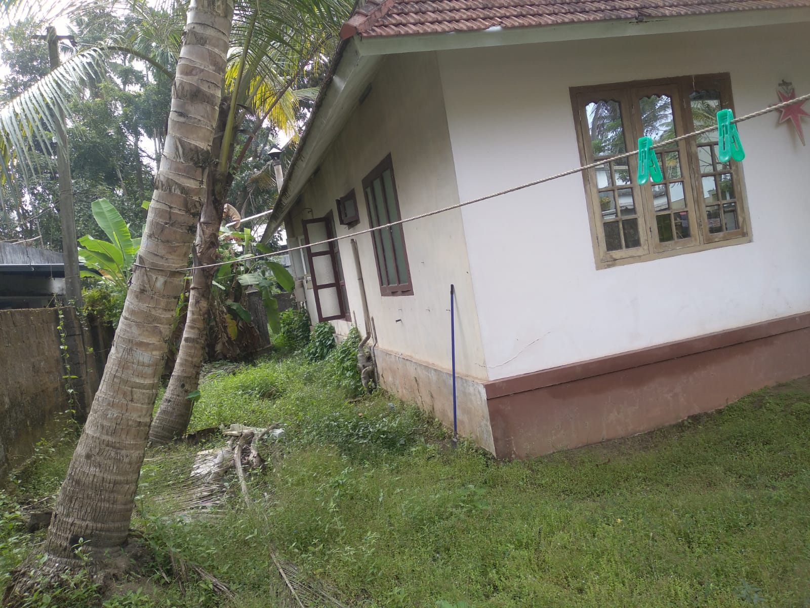 3BHK Semifurnished House with 15cent1500sqft