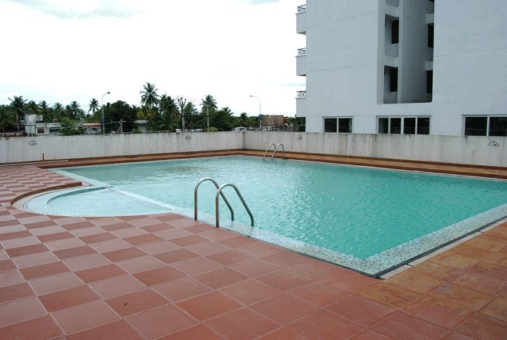 1600sqft, 3BHK Semifurnished Flat in Thevara