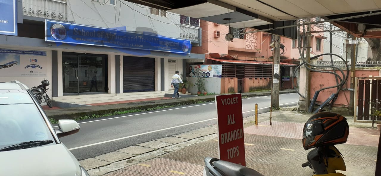 27 cents of Commercial/ Residential property in Kadavanthra