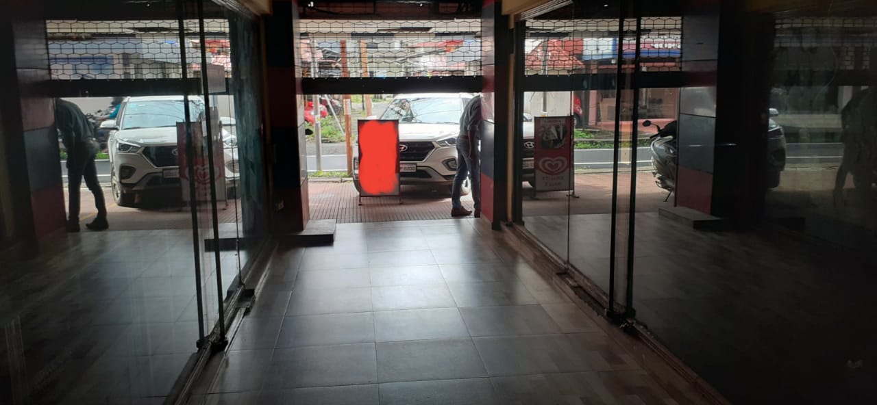 27 cents of Commercial/ Residential property in Kadavanthra