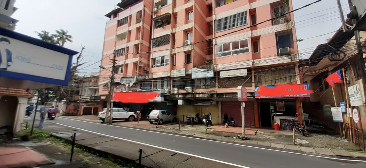 27 cents of Commercial/ Residential property in Kadavanthra