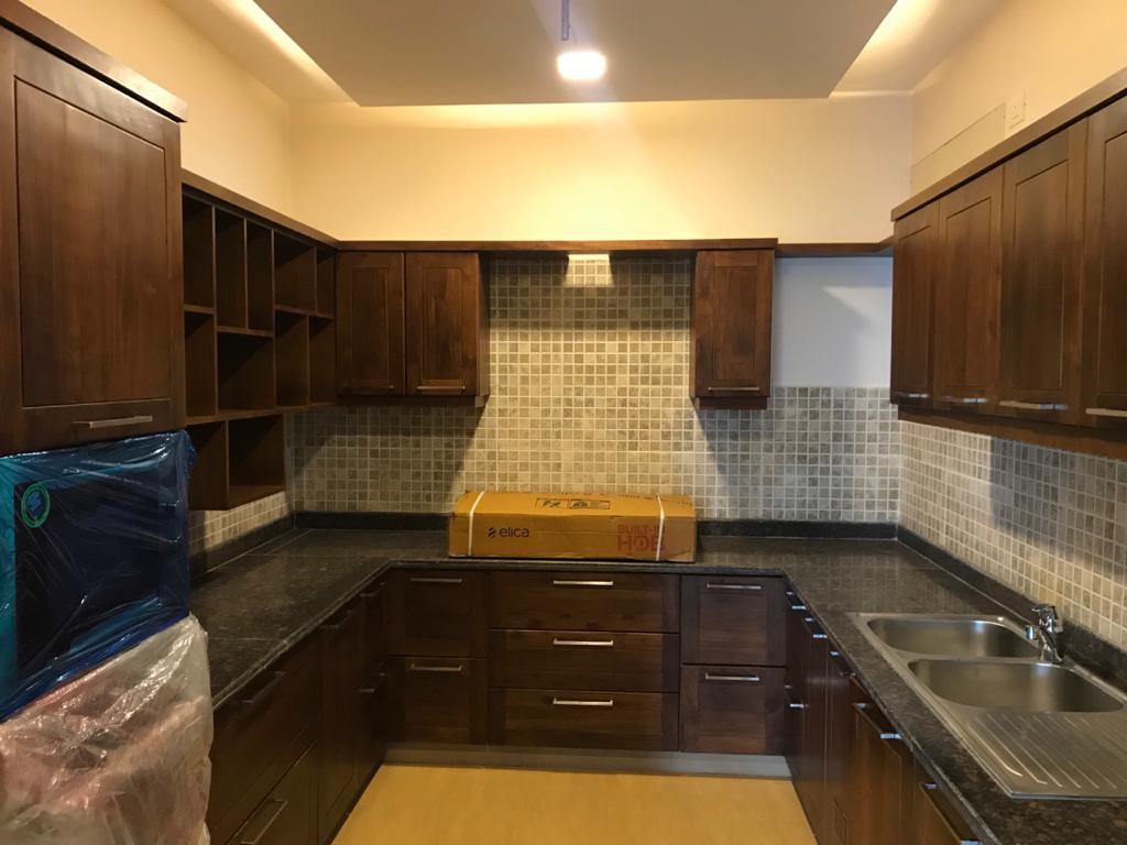 3BHK Semifurnished Flat in, 1300sqft