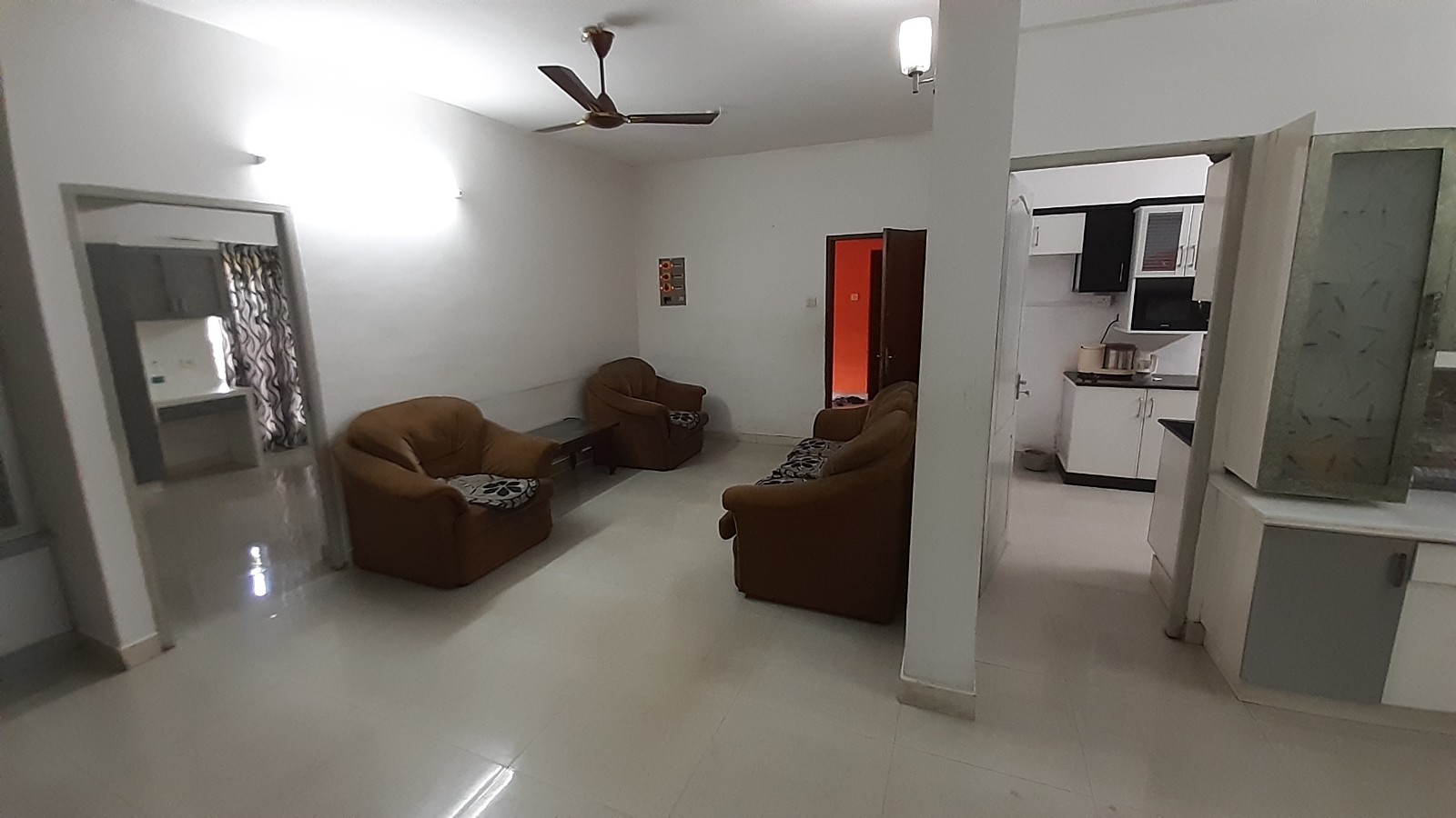 3BHK Fully Furnished Flat in M G Road, Ernakulam, 1600sqft - for sale in M G road, Kochi ( Ernakulam ), Kerala