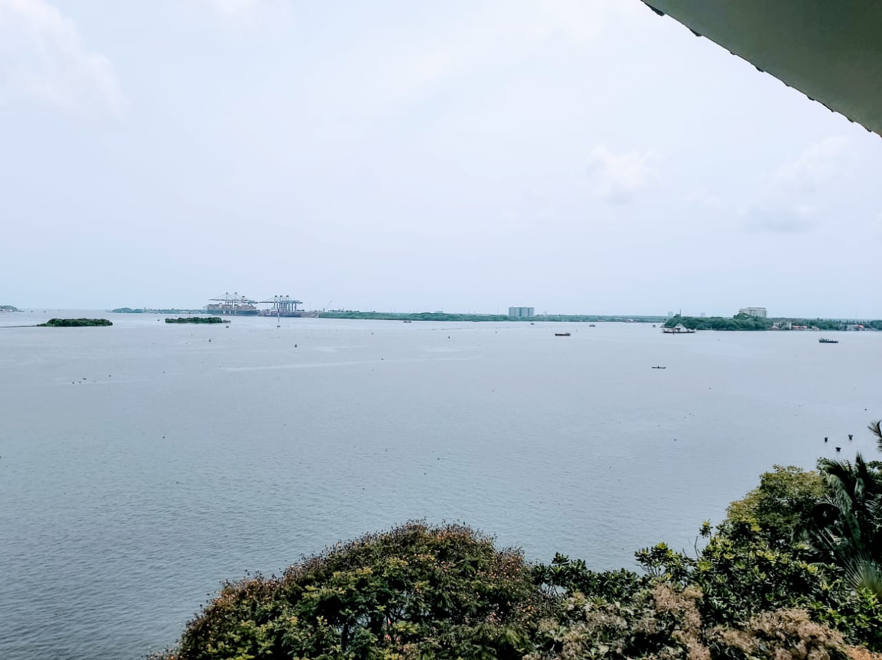 3BHK Fully Furnished Flat in Marine Drive, Ernakulam,2000 sqft