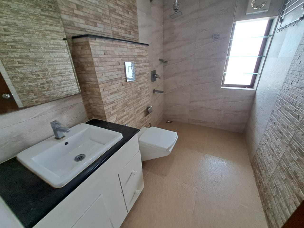 3BHK Fully Furnished Flat in Panampilly Nagar, Ernakulam,2240 sqft